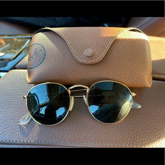 Ray-Ban standard size round sunglasses - Picture 1 of 1